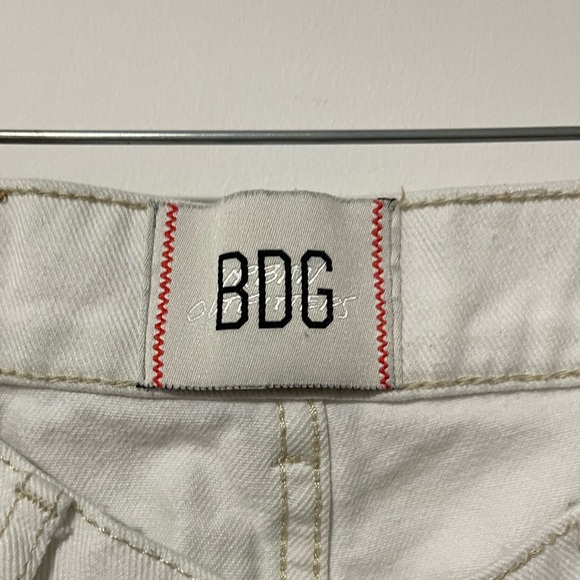 BDG Urban Outfitters Dipped V Wide Leg White Jeans Y2K jeans Size 27 - Picture 4 of 11